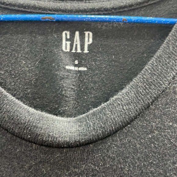 Gap tshirt - Picture 2 of 3